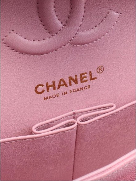 CHANEL leather shoulder bag